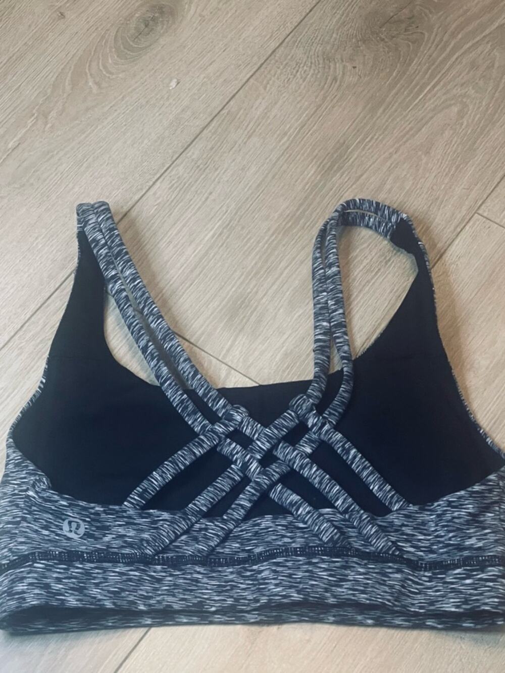 Lululemon size 4 woman's sports bra  top